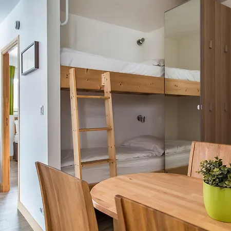 Iris Apartment *